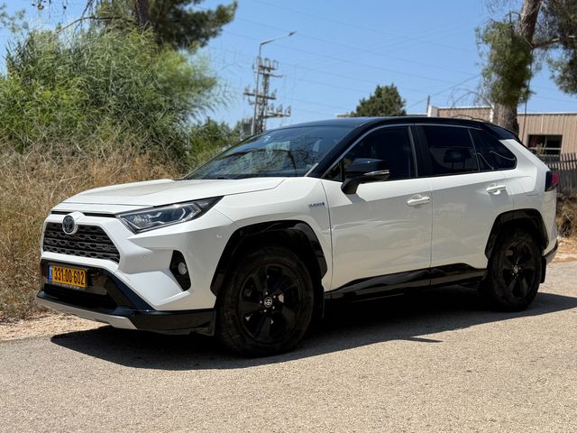 טויוטה RAV4