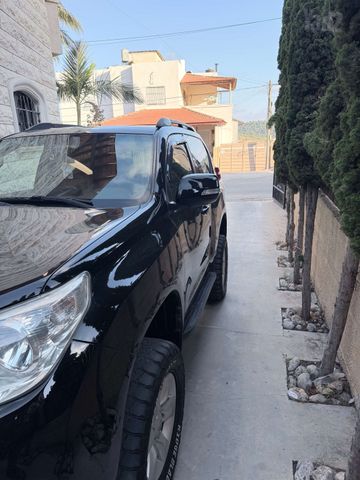 טויוטה לנד קרוזר