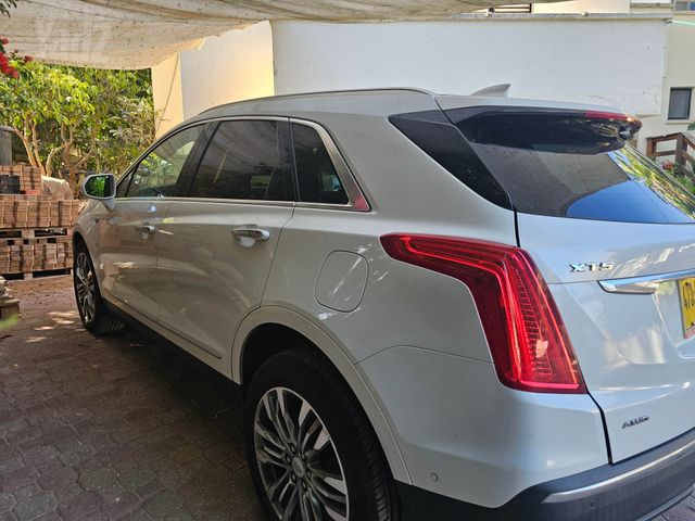 קאדילק XT5