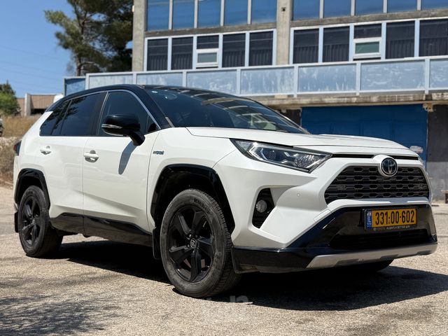 טויוטה RAV4