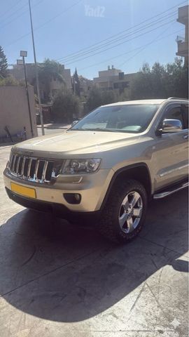 מודעת רכב ג'יפ גרנד צ'ירוקי
