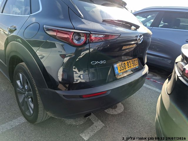 מודעת רכב מאזדה CX-30