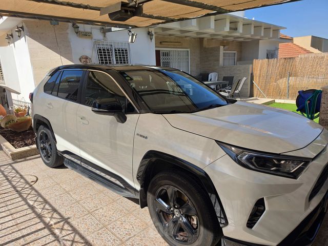 מודעת רכב טויוטה RAV4