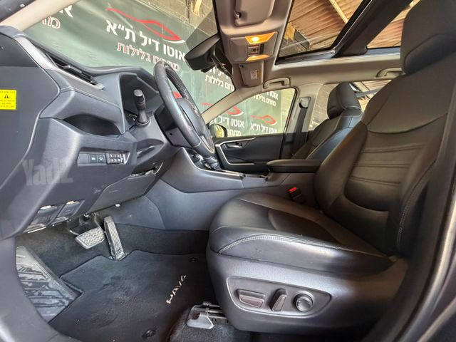 טויוטה RAV4