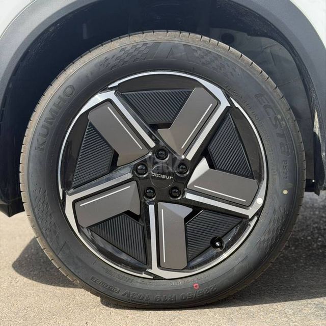ג'אקו J7