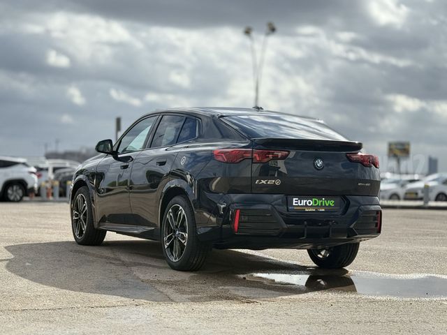 ב מ וו iX2