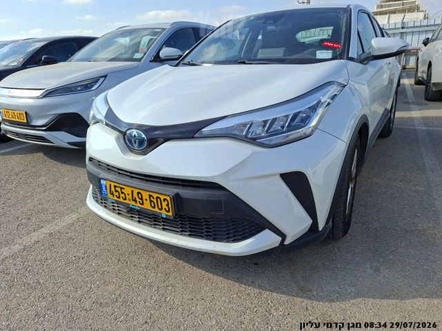 מודעת רכב טויוטה C-HR