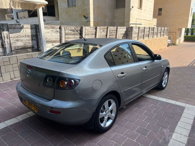 מאזדה 3