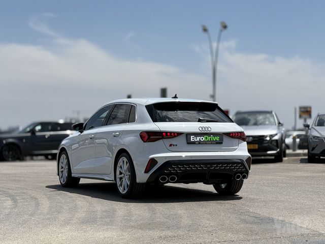 אאודי S3