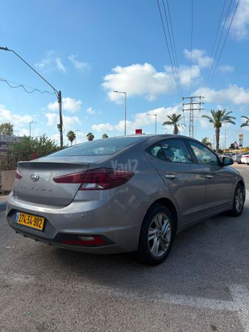 יונדאי אלנטרה