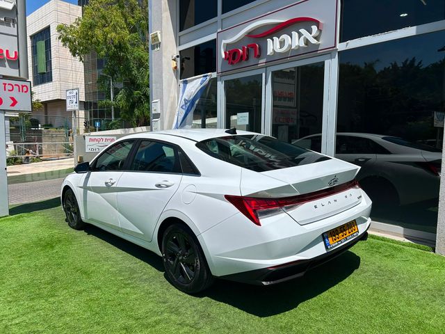 יונדאי אלנטרה