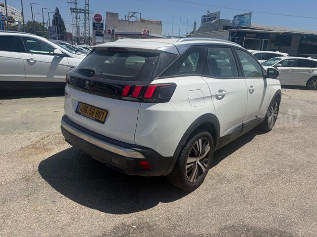 פיג'ו 3008