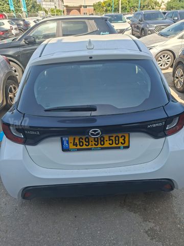 מודעת רכב מאזדה 2