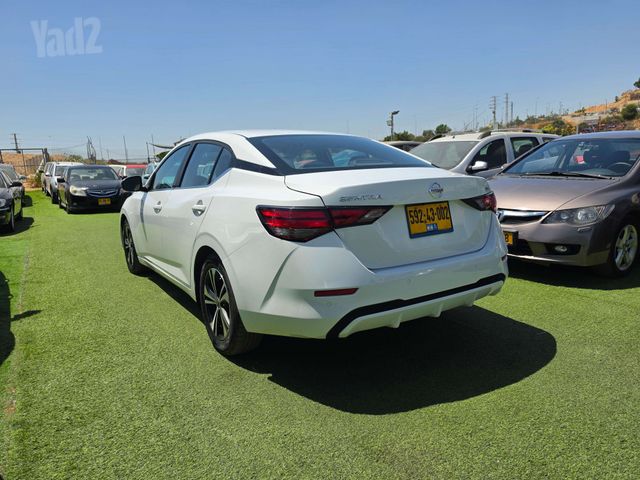 ניסאן סנטרה