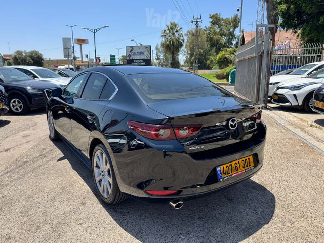מאזדה 3