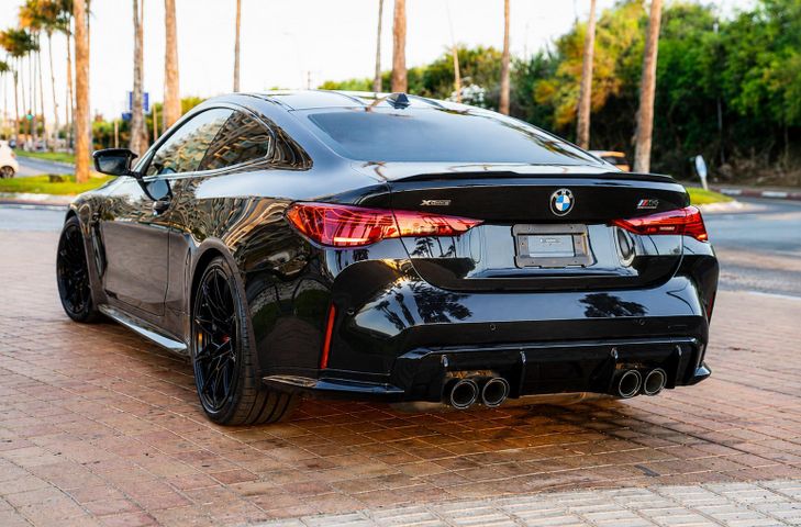 ב מ וו M4