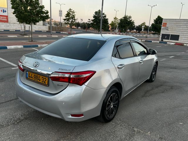 טויוטה קורולה