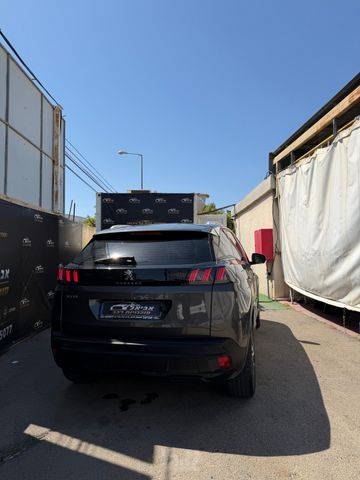פיג'ו 3008