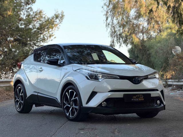מודעת רכב טויוטה C-HR