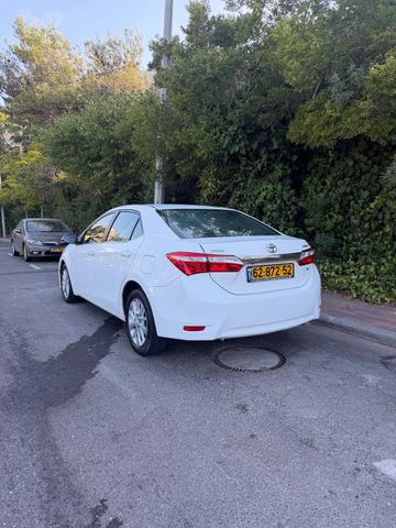 טויוטה קורולה