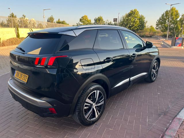 פיג'ו 3008