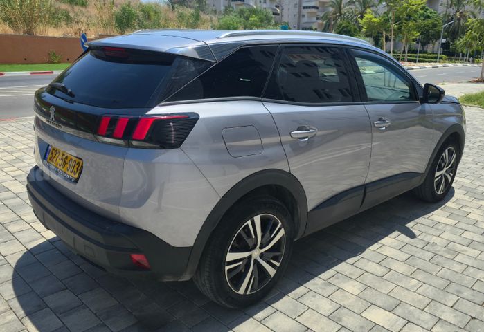 פיג'ו 3008