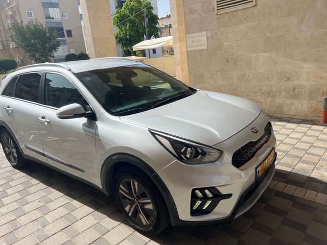 קיה נירו