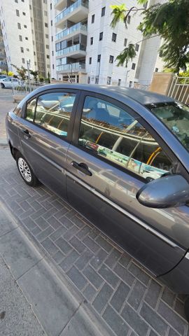 יונדאי אקסנט i25