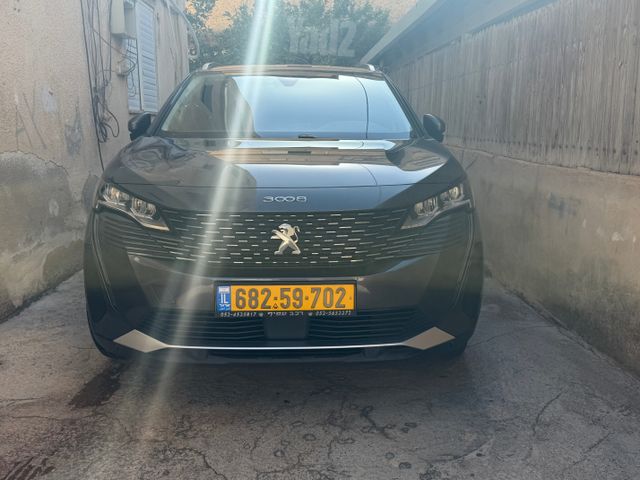 פיג'ו 3008