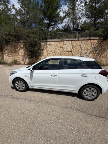 יונדאי i20
