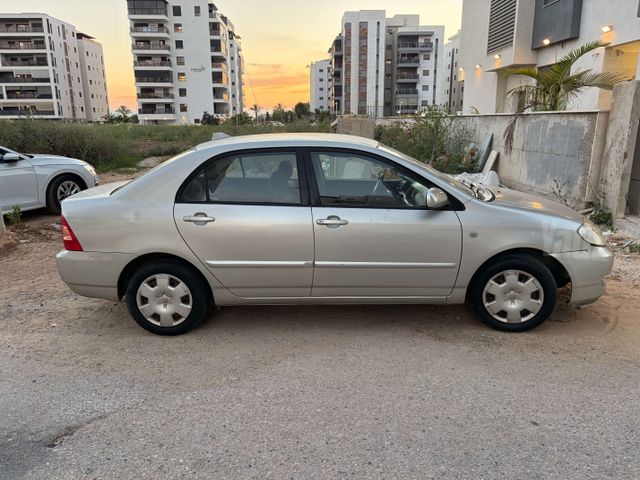 טויוטה קורולה