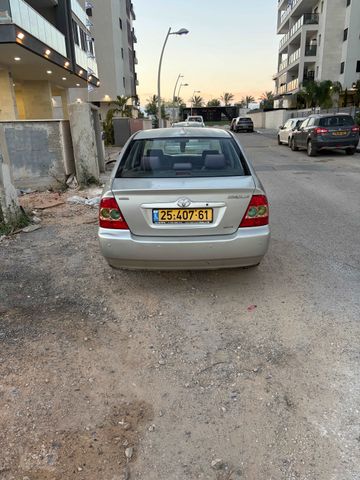 טויוטה קורולה