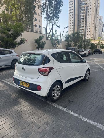יונדאי i10