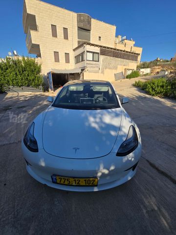 מודעת רכב טסלה מודל 3