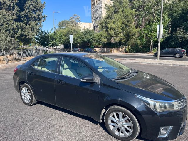 טויוטה קורולה