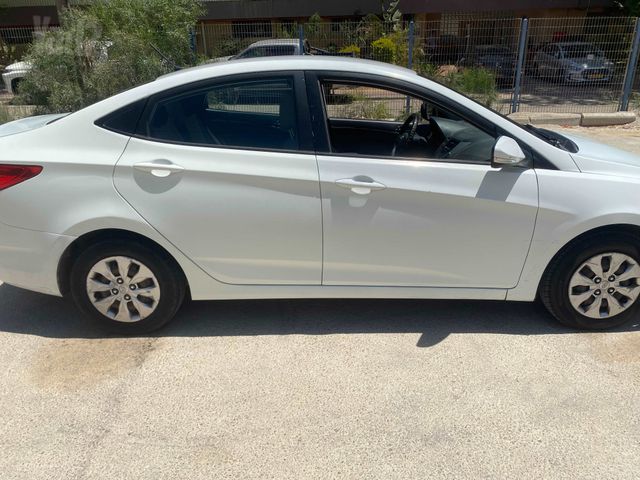 יונדאי אקסנט i25