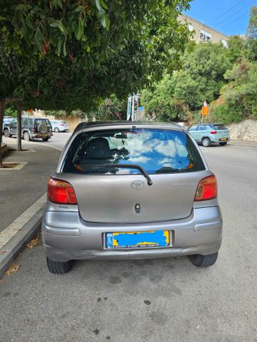 טויוטה יאריס