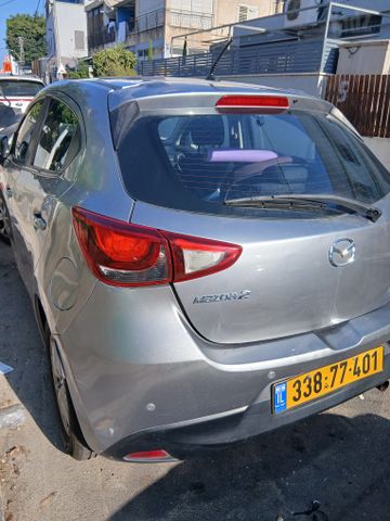 מודעת רכב מאזדה 2