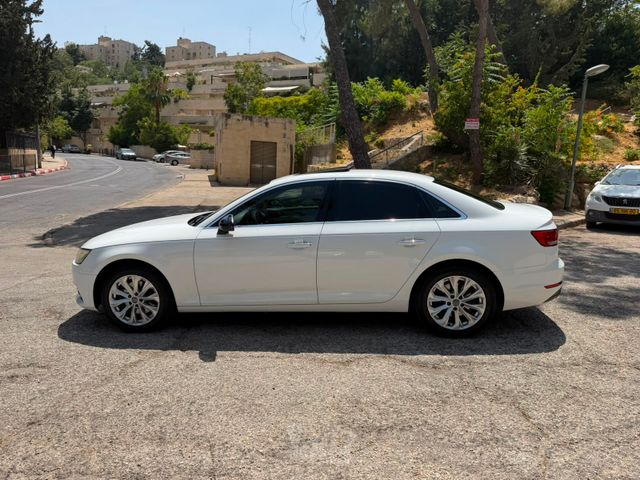 אאודי A4