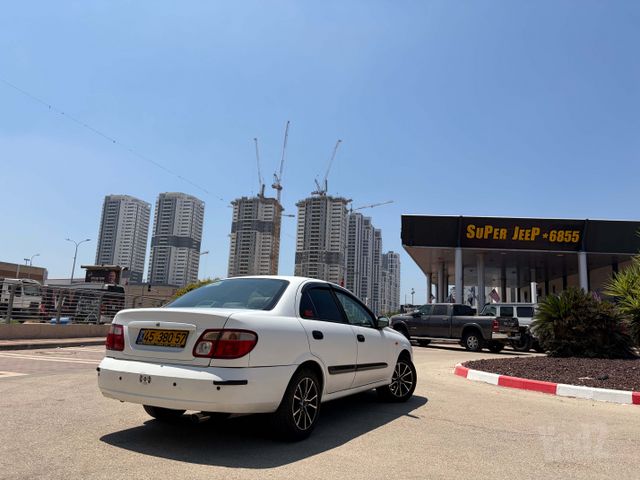 ניסאן אלמרה