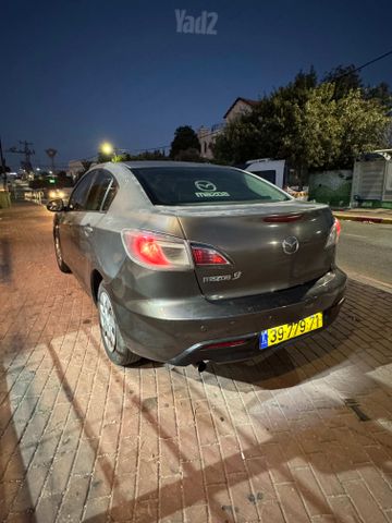 מודעת רכב מאזדה 3
