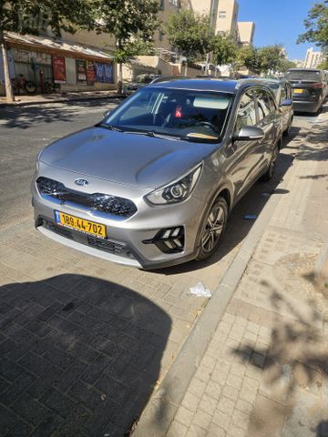 קיה נירו
