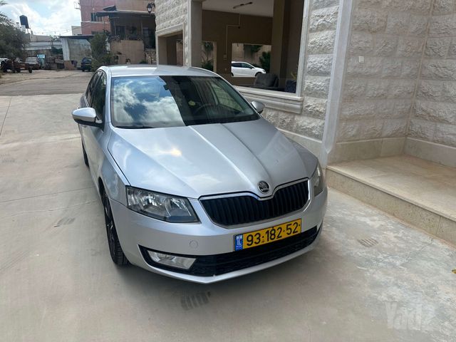אוקטביה  Elegance אוט׳ בנזין סדאן 1.4 (140 כ״ס)