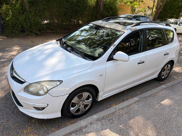 יונדאי i30