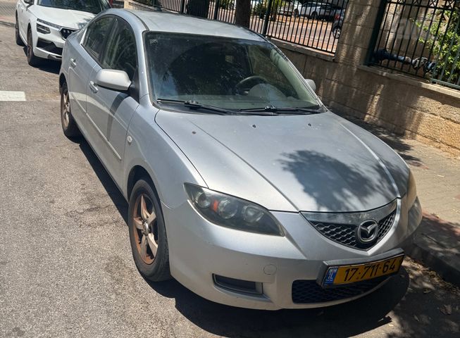 מודעת רכב מאזדה 3