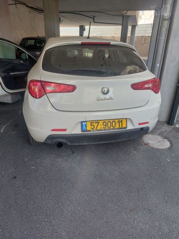 אלפא רומיאו ג'ולייטה
