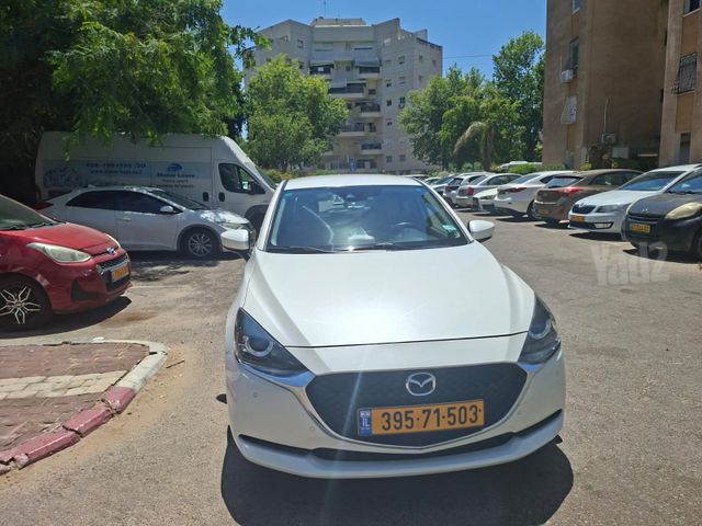 מודעת רכב מאזדה 2