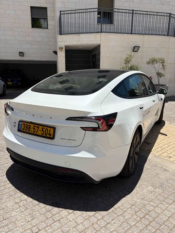 מודעת רכב טסלה מודל 3