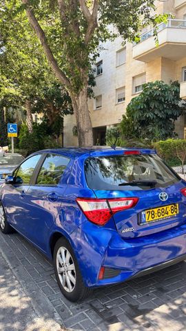 טויוטה יאריס