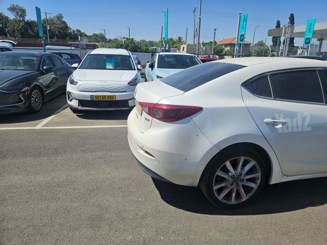 מאזדה 3